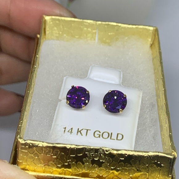 14k Gold Earrings with Purple stone - Picture 2 of 7
